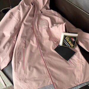 Arcteryx Beta Series Beta LT JacketHooded Hardshell Jacket, Size M